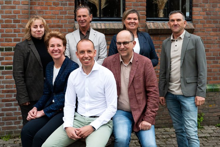 Nieuwe Raad van Toezicht versterkt Bloemenbureau Nieuwe Raad van Toezicht versterkt Bloemenbureau