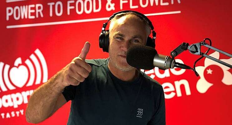 'Onze' Aad in Glazen Radiohuis 'Onze' Aad in Glazen Radiohuis