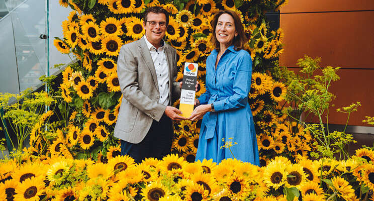 Takii verlengt partnerschap met Van Gogh Museum Takii verlengt partnerschap met Van Gogh Museum