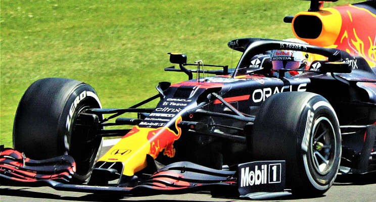 Max, Max, Max, Supermax... Max, Max, Max, Supermax...