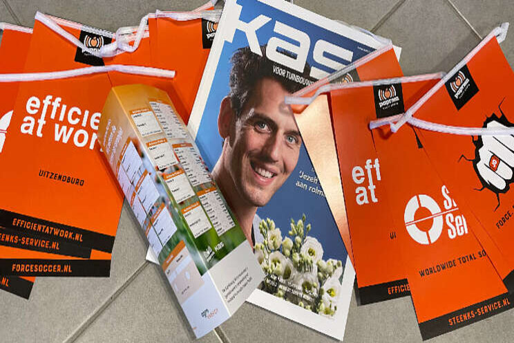 KAS Magazine op de mat met veel oranje extra's KAS Magazine op de mat met veel oranje extra's